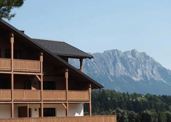 Alpen Experience Отель Грёбминг